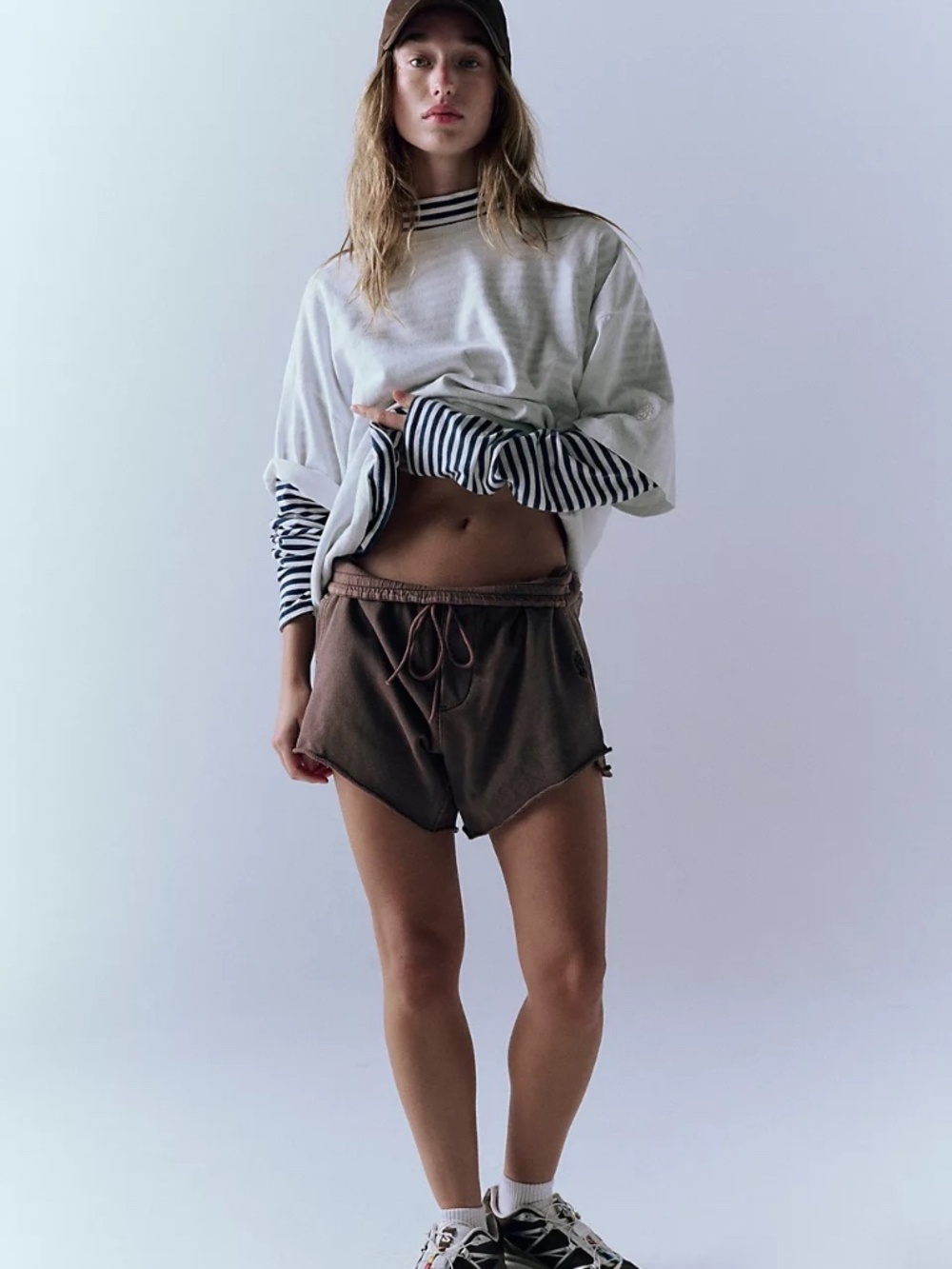 NWT  KNOCKOUT SHORTS IN CHOCOLATE